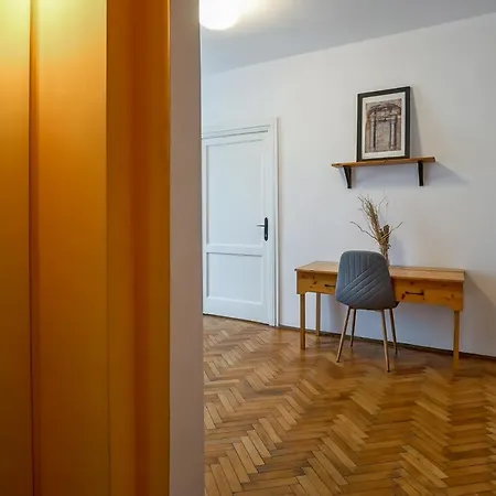 Universitate - Centrul Vechi *