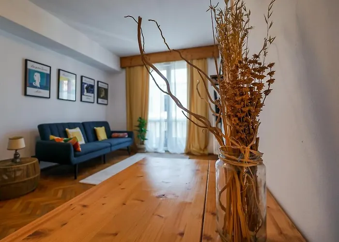 Universitate - Centrul Vechi * Bukarest